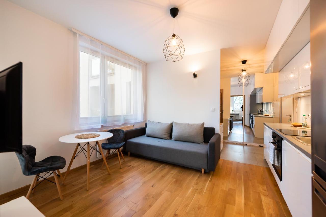 Jaktorowska Comfy Apartment Варшава Экстерьер фото