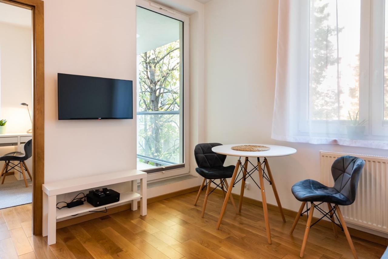 Jaktorowska Comfy Apartment Варшава Экстерьер фото