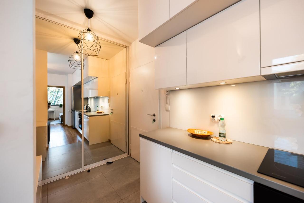 Jaktorowska Comfy Apartment Варшава Экстерьер фото